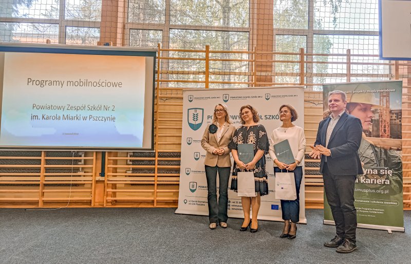 2024.04.25 Nauczyciele i uczniowie "Rolinczoka" posumowali projekty europejskie